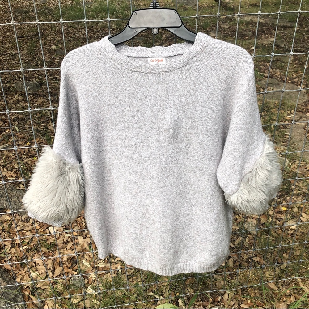 Girl's Cat and Jack sweater, 3/4 fur sleeves